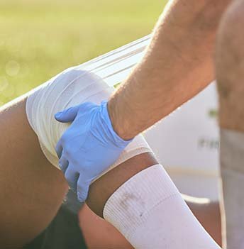 العلاج الرياضي وإصابات الملاعب